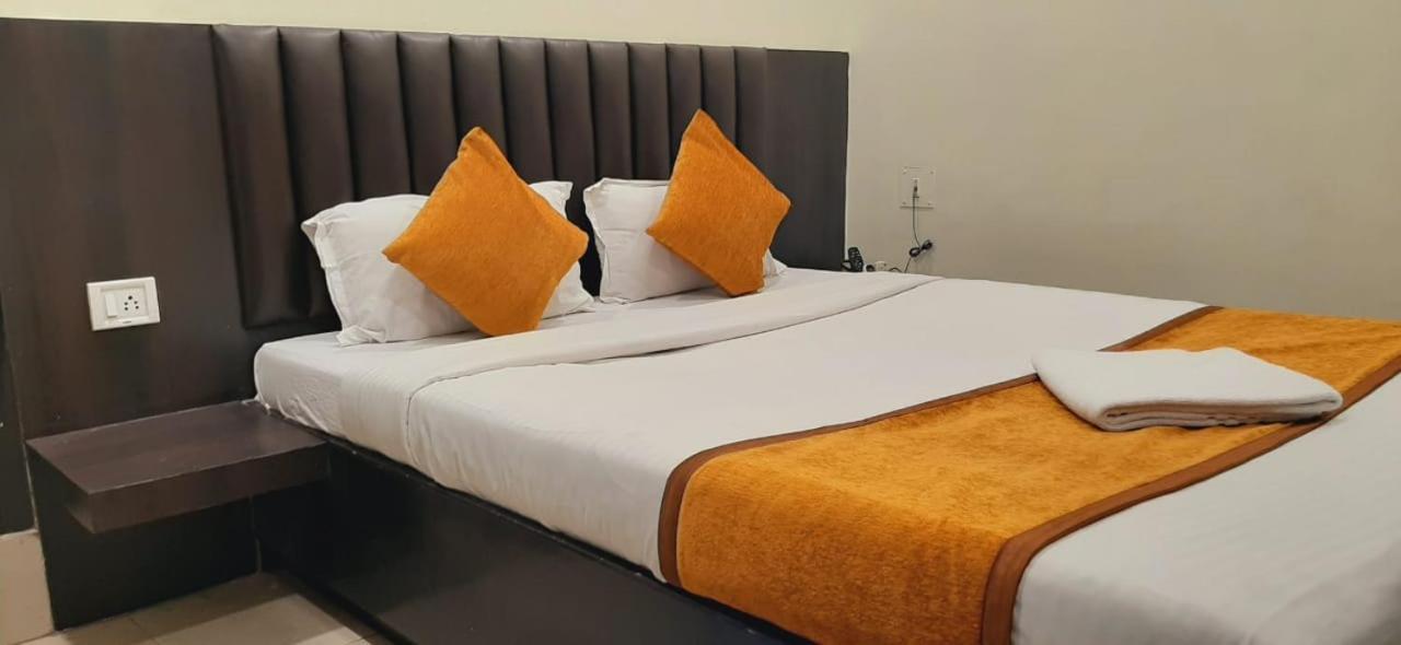 Hotel The Avenue Gamharia 외부 사진