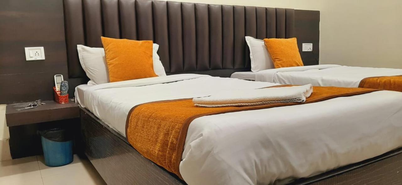 Hotel The Avenue Gamharia 외부 사진